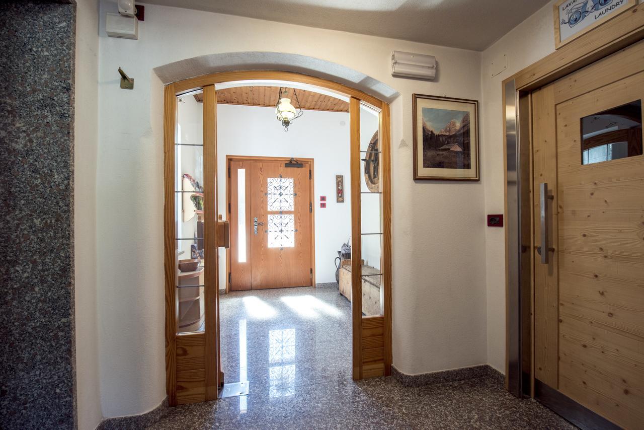 Appartamenti Residence La Roggia Pozza di Fassa Eksteriør billede